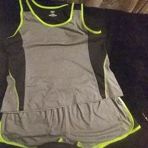 Womens Short outfit. (NWOT)